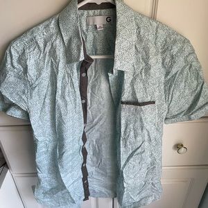 2 pack bundle of short sleeve button up shirts, XS, G by Guess